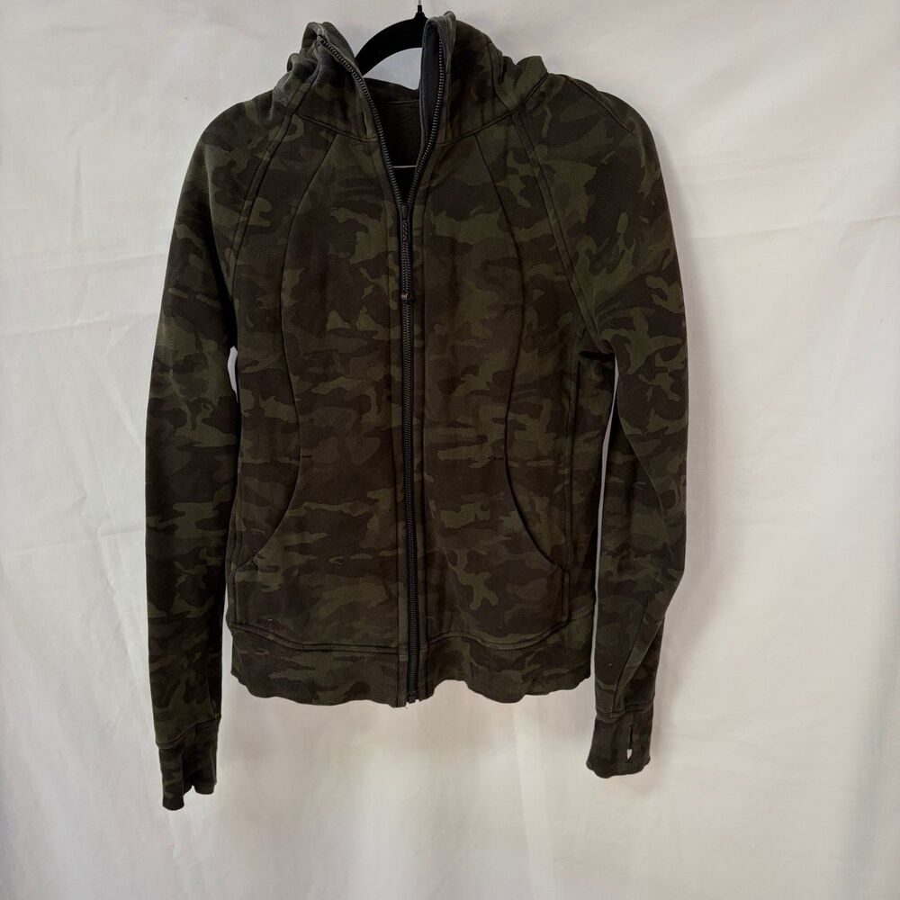 Lululemon Scuba Hoodie in Camo Size 6